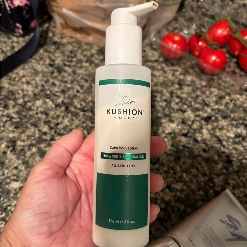 Skin Kushion Calm Body Lotion - Green and White